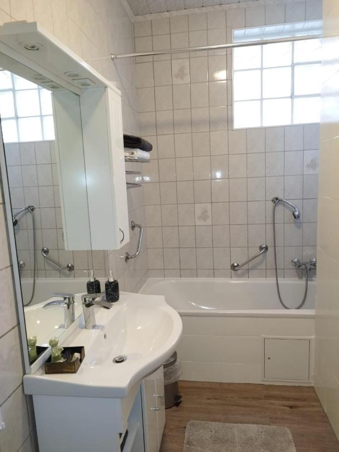 Ferienwohnung Maks Und Kris Sankt Andrä bei Frauenkirchen Esterno foto